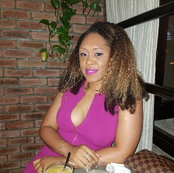 Chic Couture - Constance Ribbed Gold Zipper Dress - Picture 2 of 7